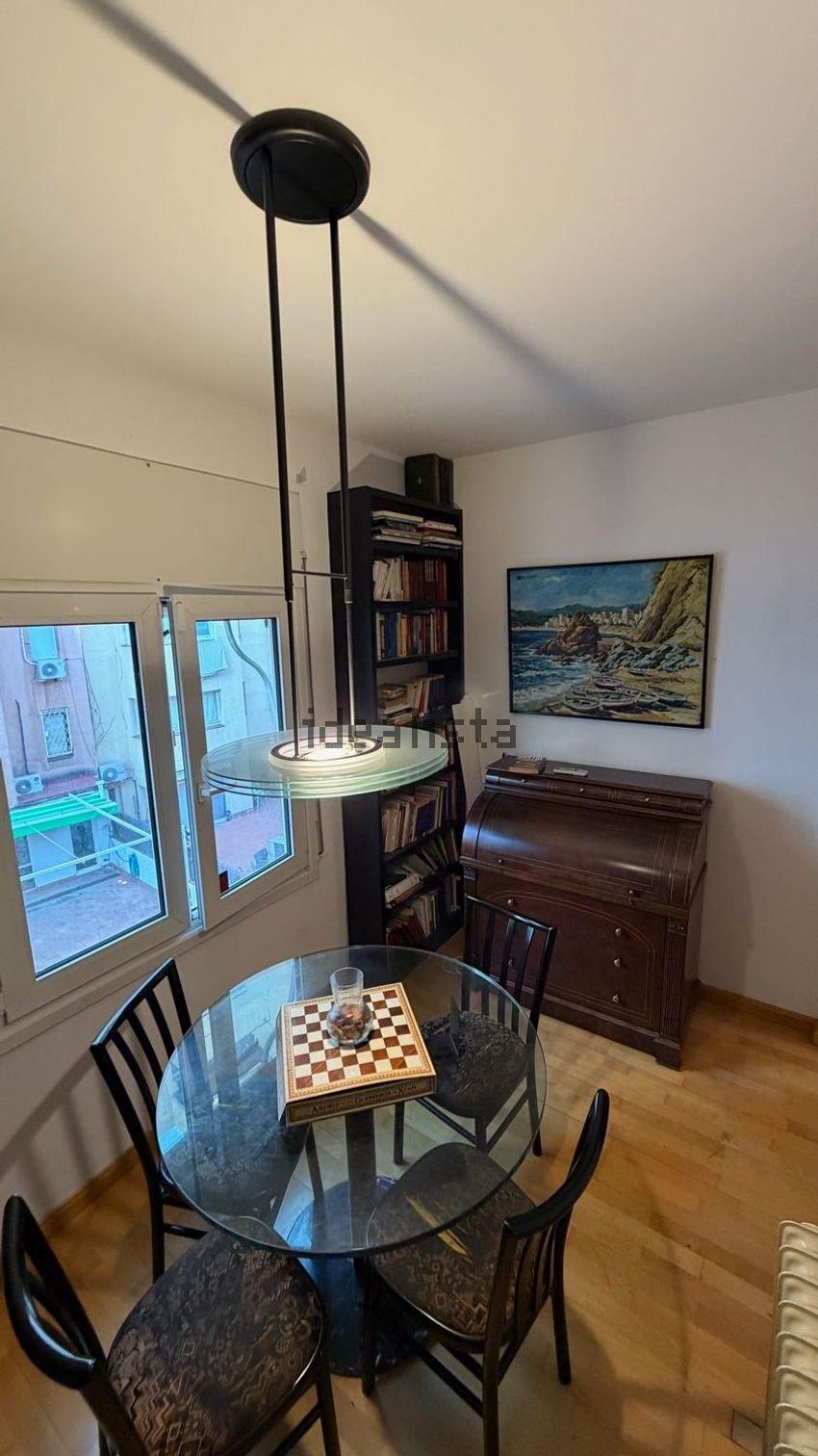 Zona de comedor con ventana propia